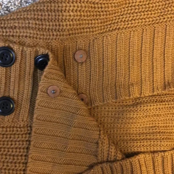 Soft Surroundings Gold Cap Sleeve Front Button Knit Sweater Size Small - Picture 7 of 7